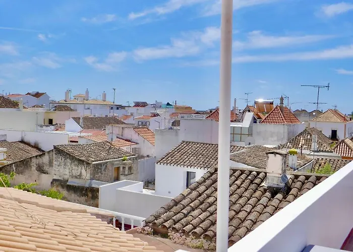 Escape To A Terrace Over Tavira's History 度假居